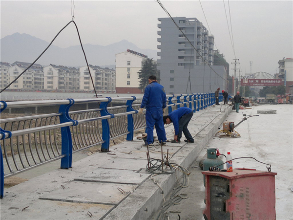 珠海不锈钢复合管护栏常见问题及解决方案